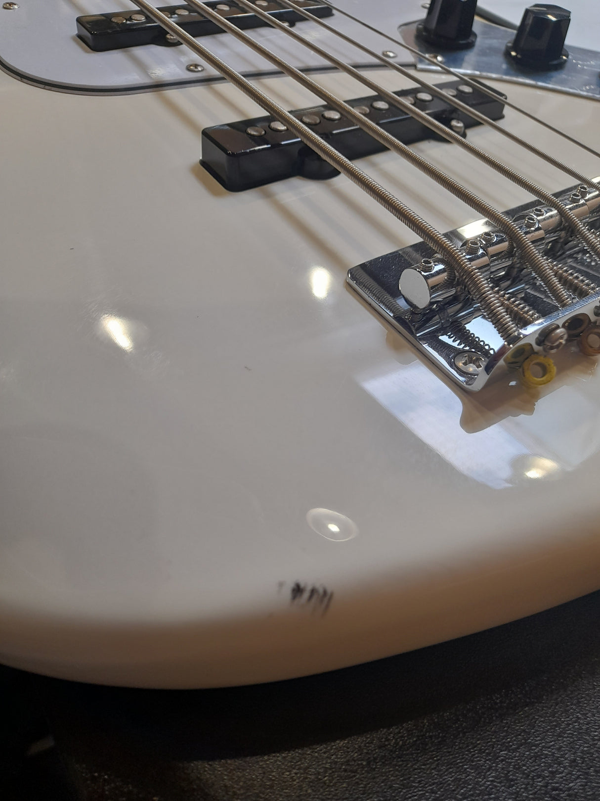DEMOVARE - Fender Squier Affinity Jazz Bass V - Olympic White