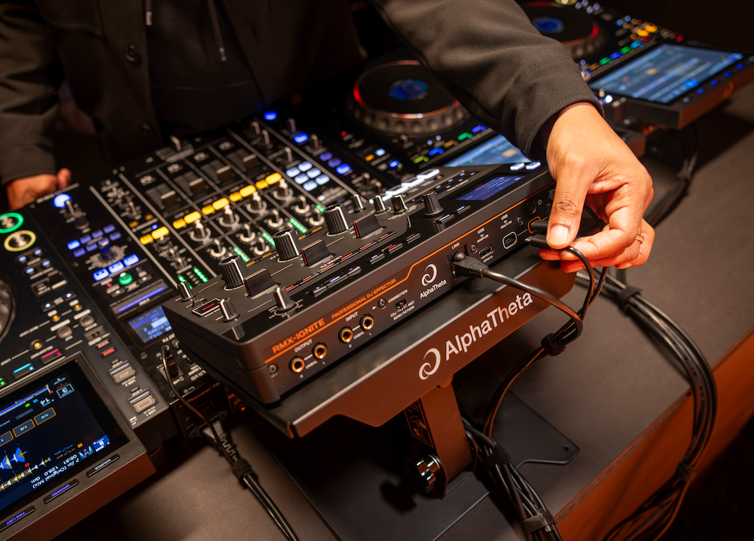 AlphaTheta DJC-STS2