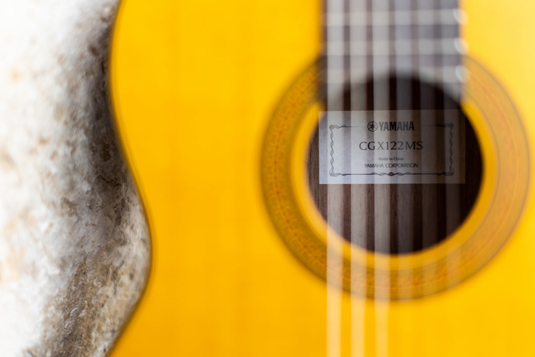 Yamaha CGX122MS Klassisk Spansk Guitar (Spruce Natural)