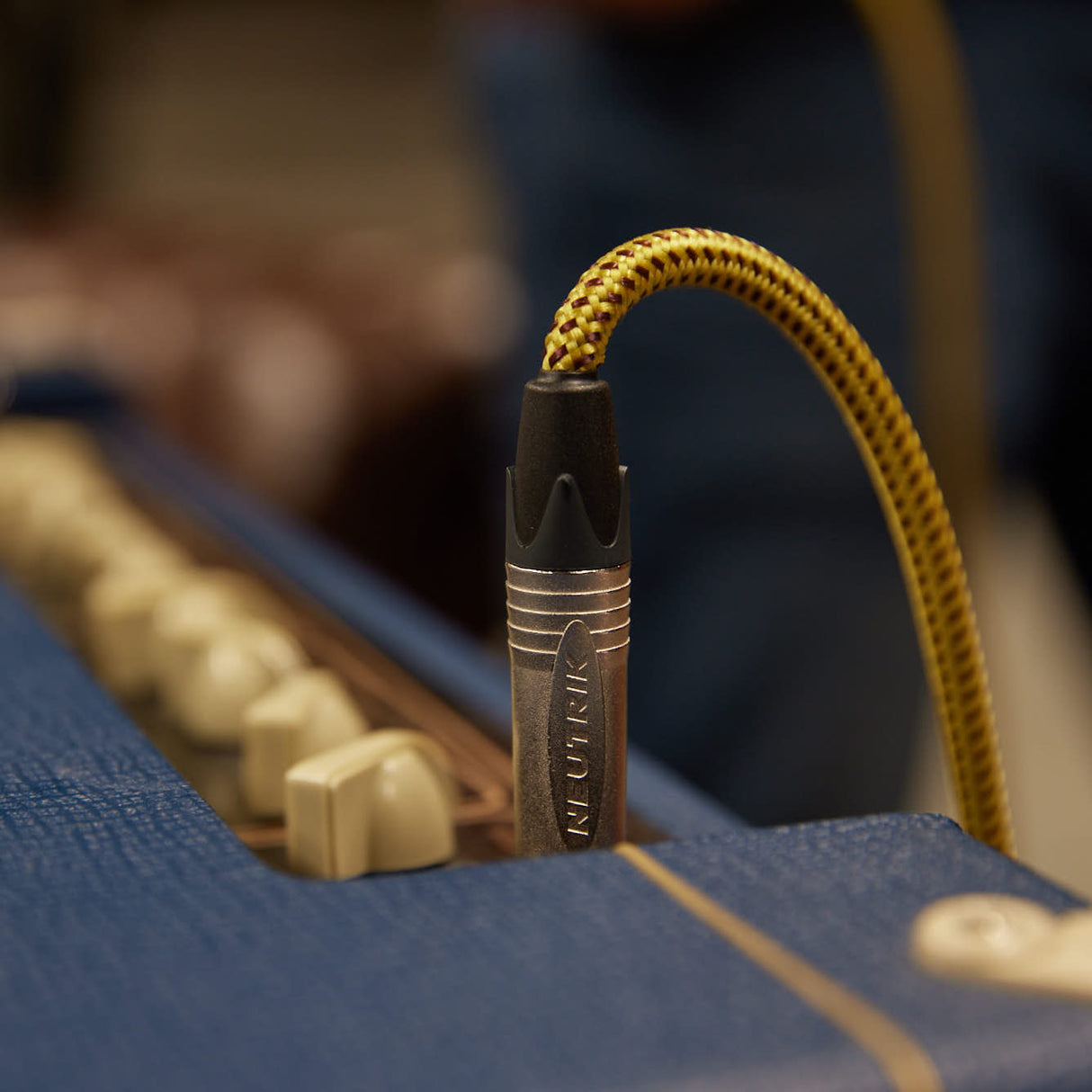 Adam Hall Cables 5 STAR IRP 0600 VINTAGE - Instrumentkabel | Neutrik® vinkeljack TS x jack TS | 6 m