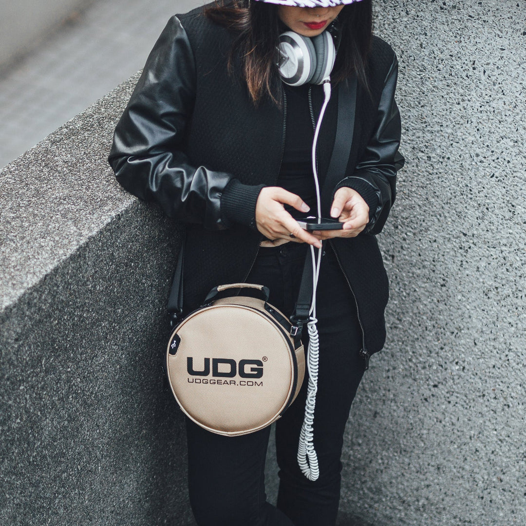 UDG Ultimate DIGI Headphone Bag Guld