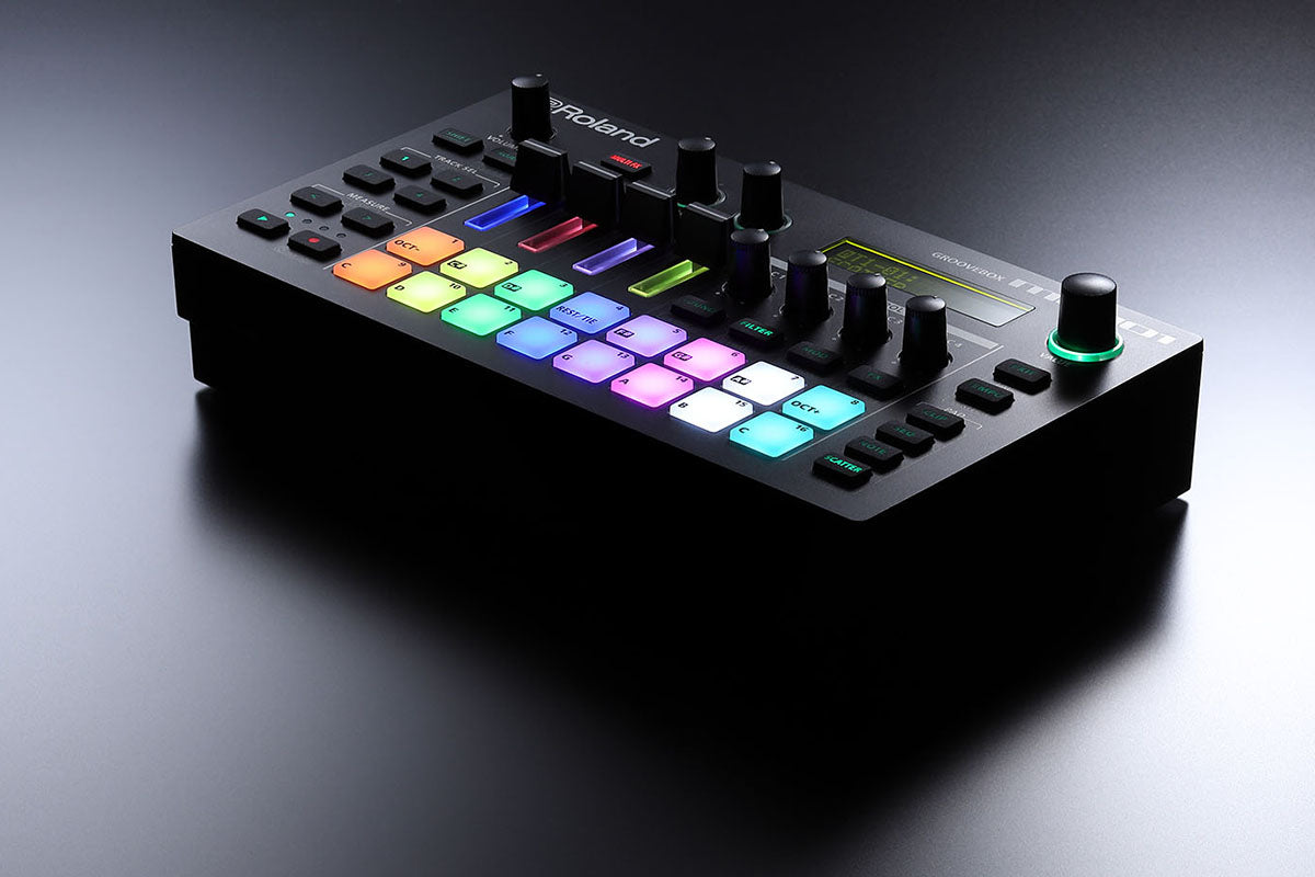 Roland MC-101 Groovebox