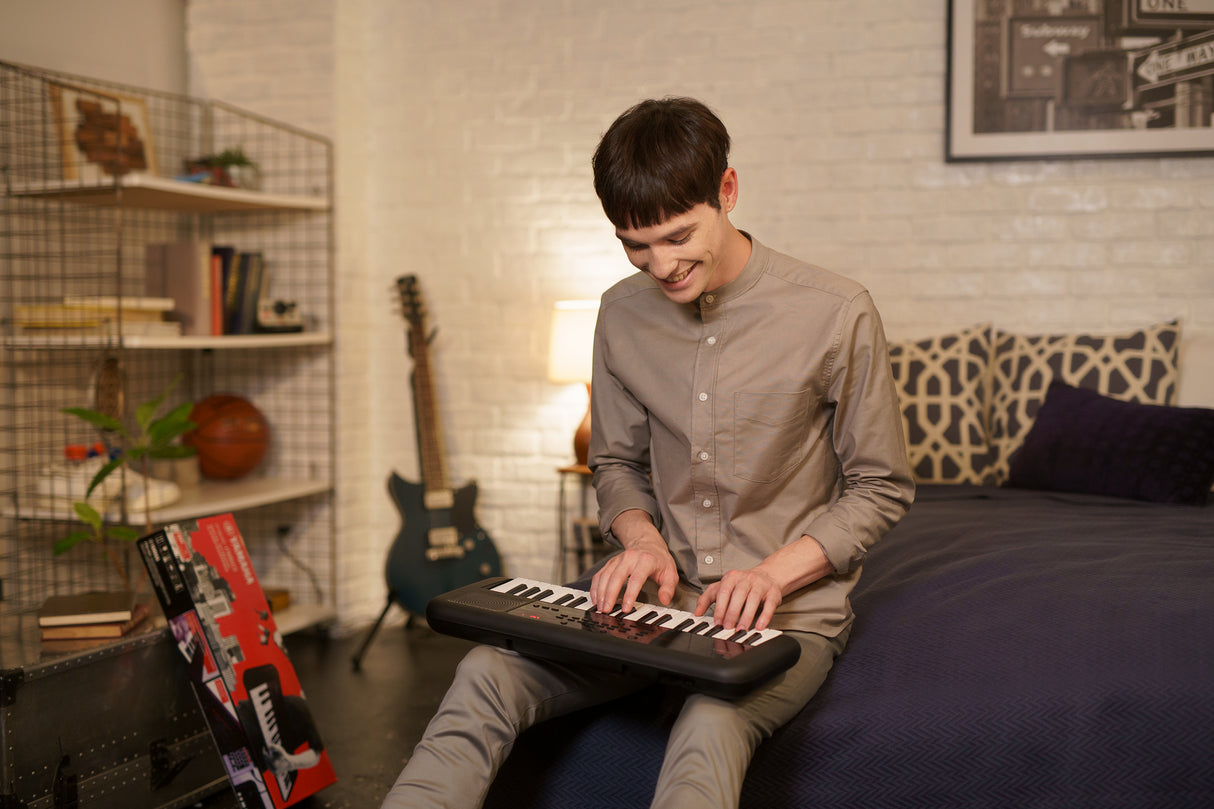 Yamaha PA50 Keyboard (Sort)