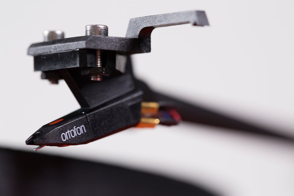 Pro-Ject VT E BT R OM5e PIANO Væghængt Pladespiller (Sort)