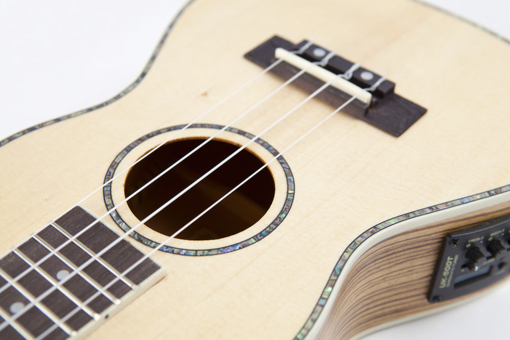 Reno RU320E Grand Koncert Ukulele m. Pickup og Tuner (Natur)