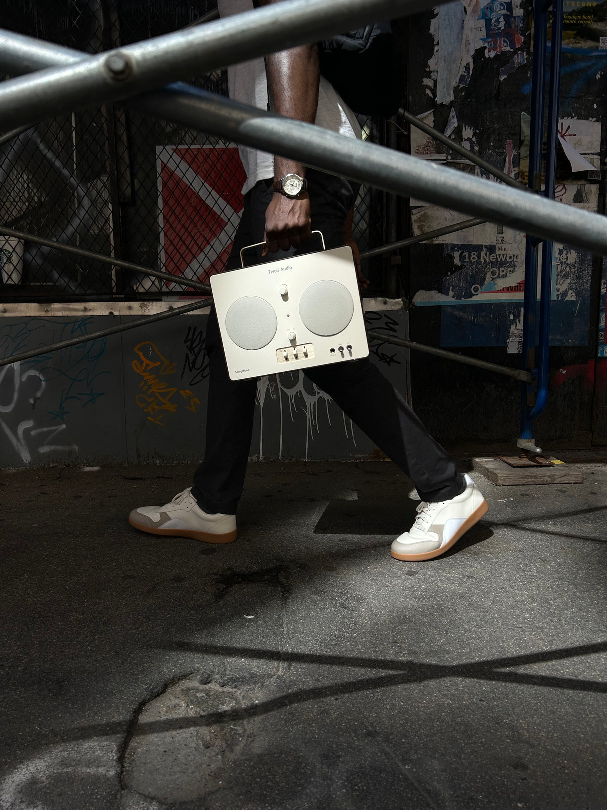 Tivoli Audio Song Book Bluetooth Højttaler (Creme/Brun)