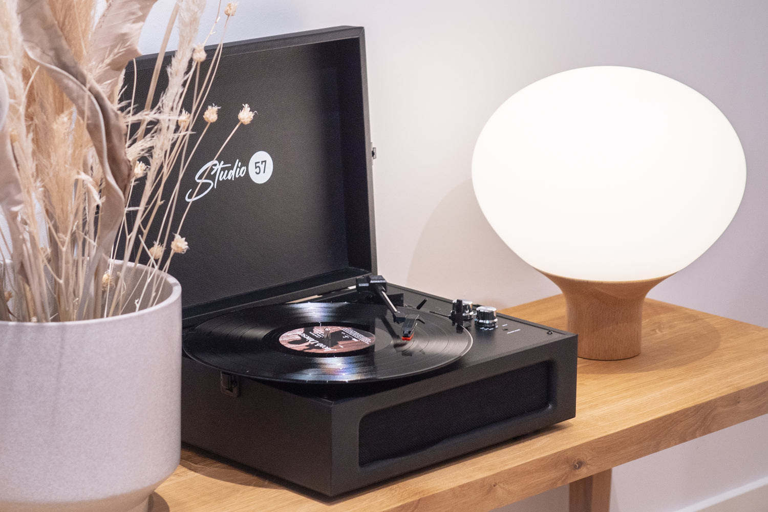 RETURVARE - Studio 57 Groovy Pladespiller (Sort)