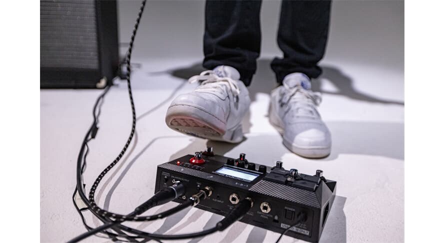 Zoom B2 FOUR Bas Multieffekt