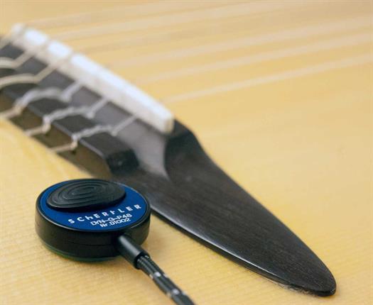 Schertler DYN-G-P48 Kontaktmikrofon til guitar og banjo