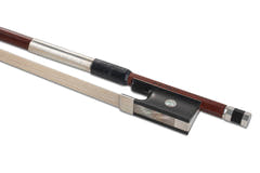 GEWA violinbue W.R. Wild, rund stang i pernambuco, sølvmonteret