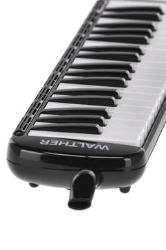 Walther melodica med 37 tangenter og kasse