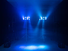 EUROLITE Set LED KLS-180 hvid + BS-2 EU højttalerstativer i hvid
