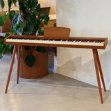 Mielczewski Canzonetta digitalpiano med ben, lys mahogni