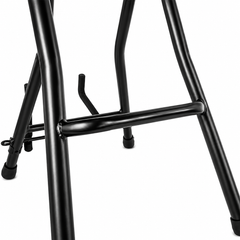 Hardman SB207 guitarstol med fodstøtte og guitarholder.