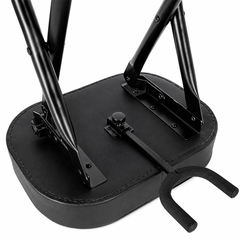 Hardman SB207 guitarstol med fodstøtte og guitarholder.