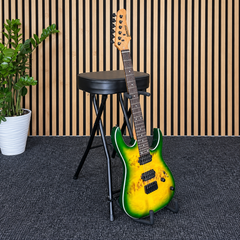 Hardman SB207 guitarstol med fodstøtte og guitarholder.