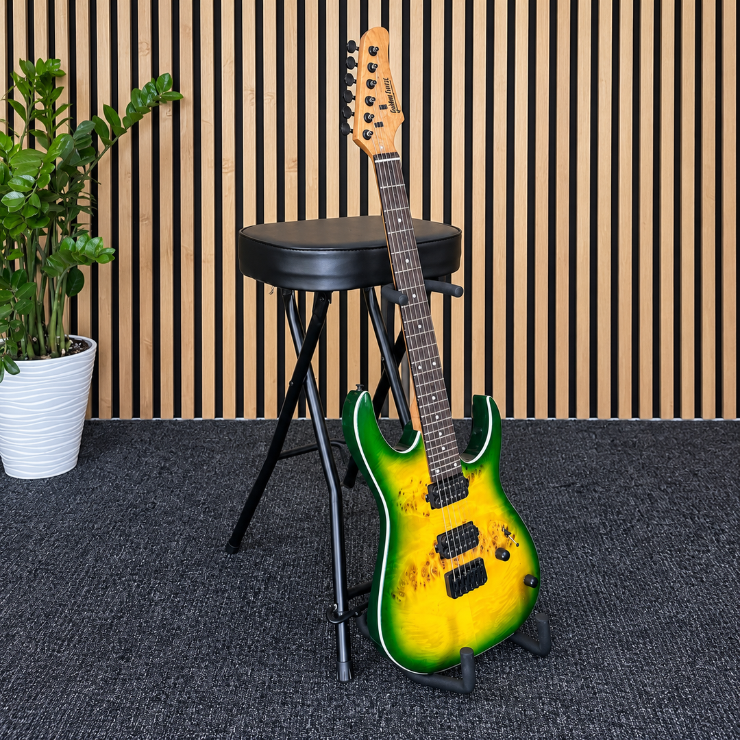 Hardman SB207 guitarstol med fodstøtte og guitarholder.