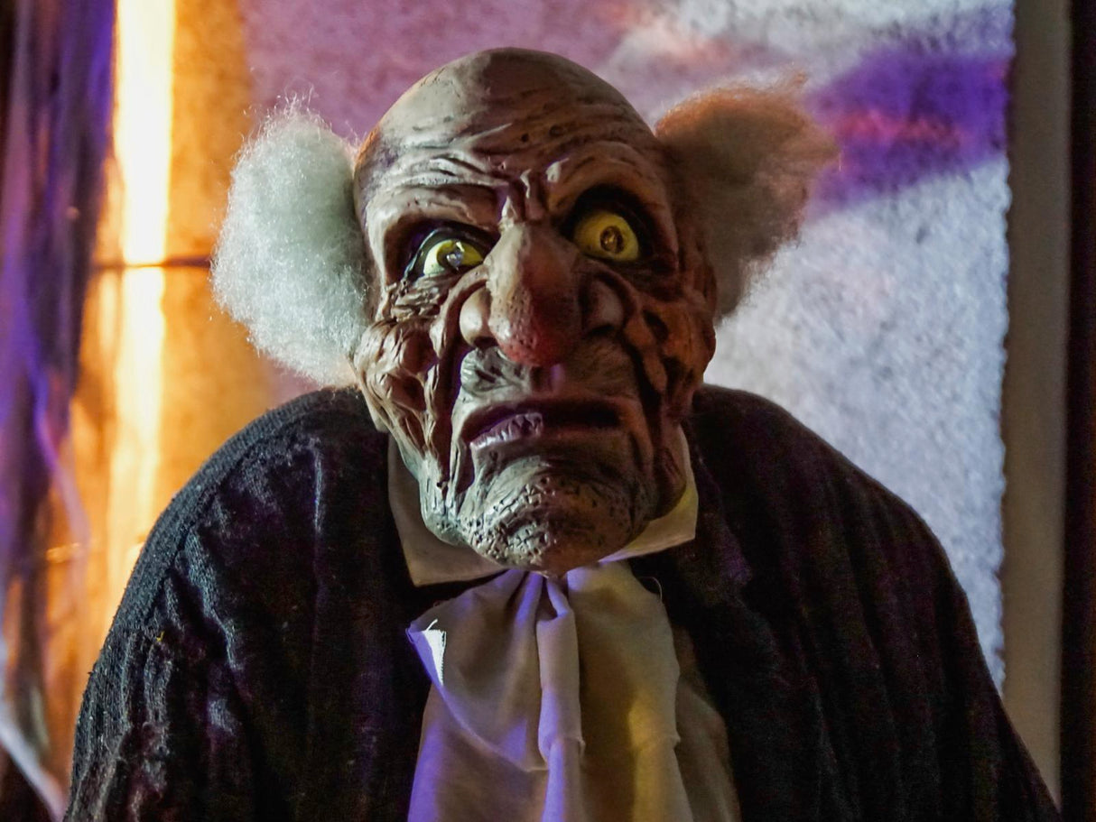 Halloween zombiebutler