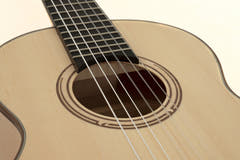 GEWA Classical guitar Pro Natura Silver Solid Spruce / Maple - 1/4 size