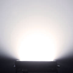 Cameo THUNDER® WASH 600 W - 3-i-1 strobe-, blinder- og wash-lys 648 x 0,2 W hvidt lys