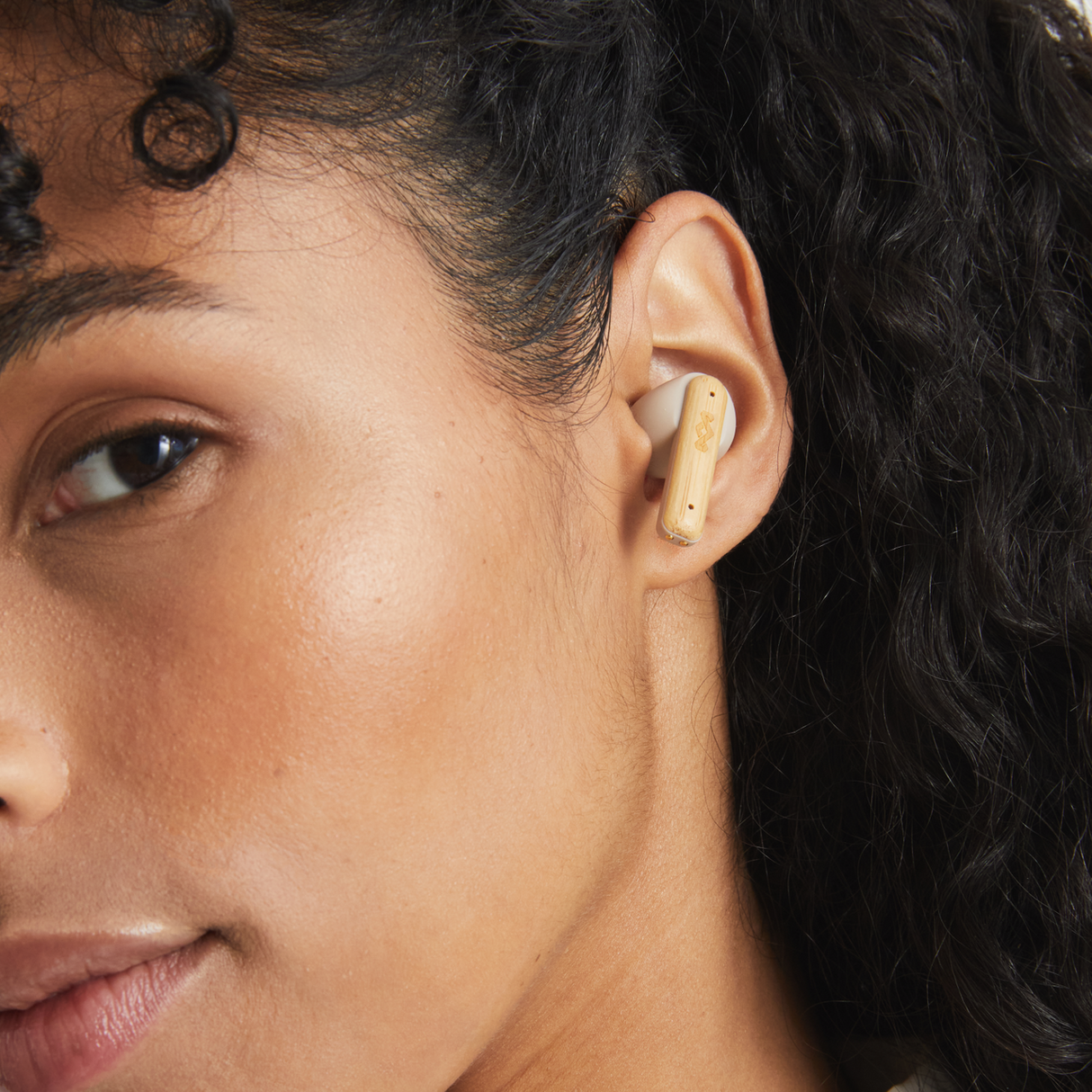 Marley Little Bird True Wireless Høretelefoner, Cream