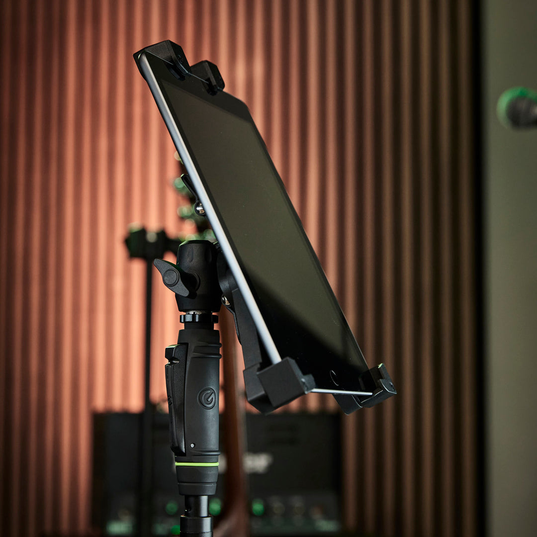 Gravity MA T TH 02 SET 2 - Tablet-holder til rejsende og enhånds mikrofonstativ med rund fod