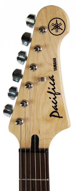 Yamaha PACIFICA012 El-guitar (Sort)