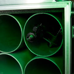 Gravity TMS 4232 B - Touring Series kort mikrofonstativ med sammenklappelig trefodsfod og 2-punkts justerbar teleskopboom, sort