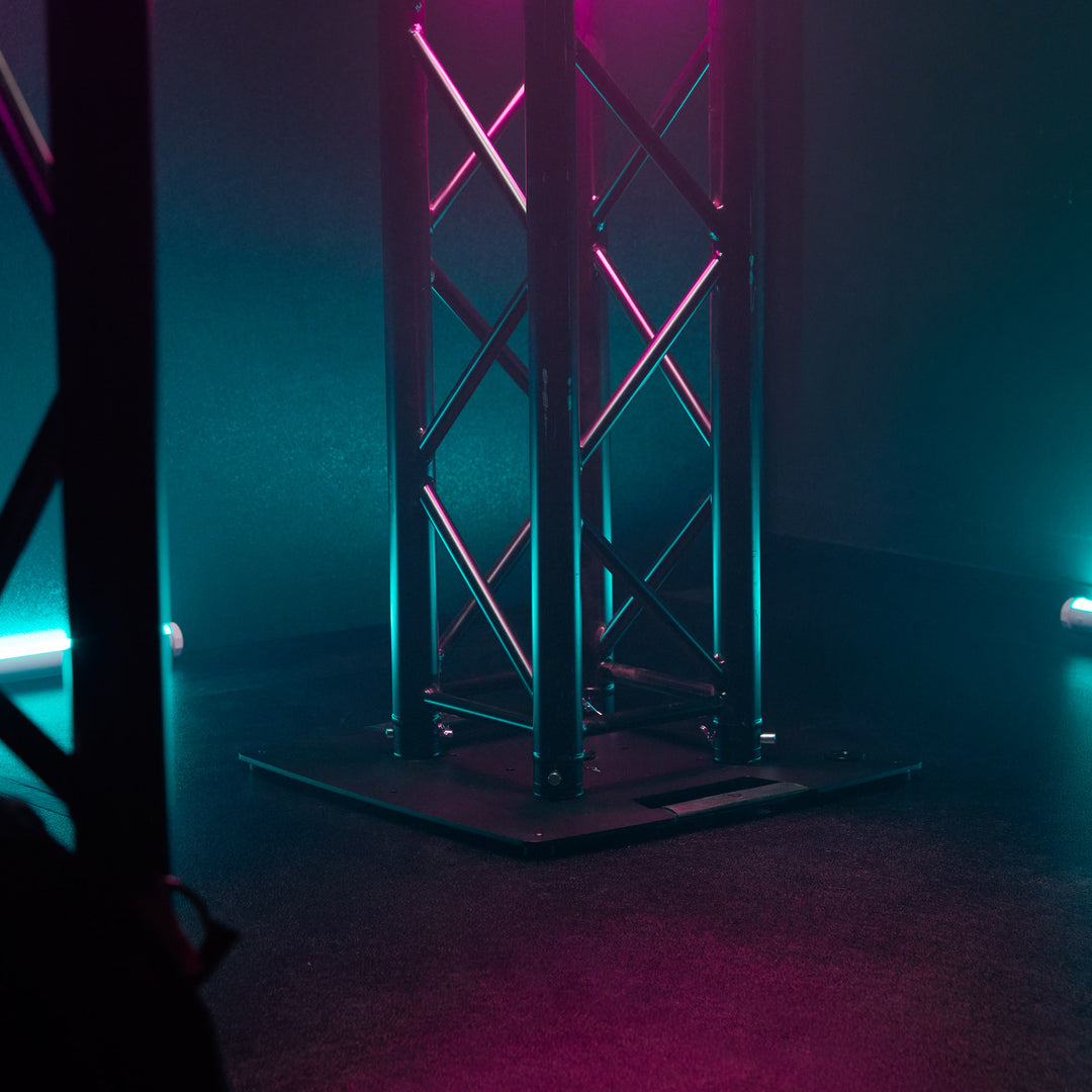 Gravity TWB 431 T B - Multifunktionel firkantet stål-tourbase med mulighed for trussmontering