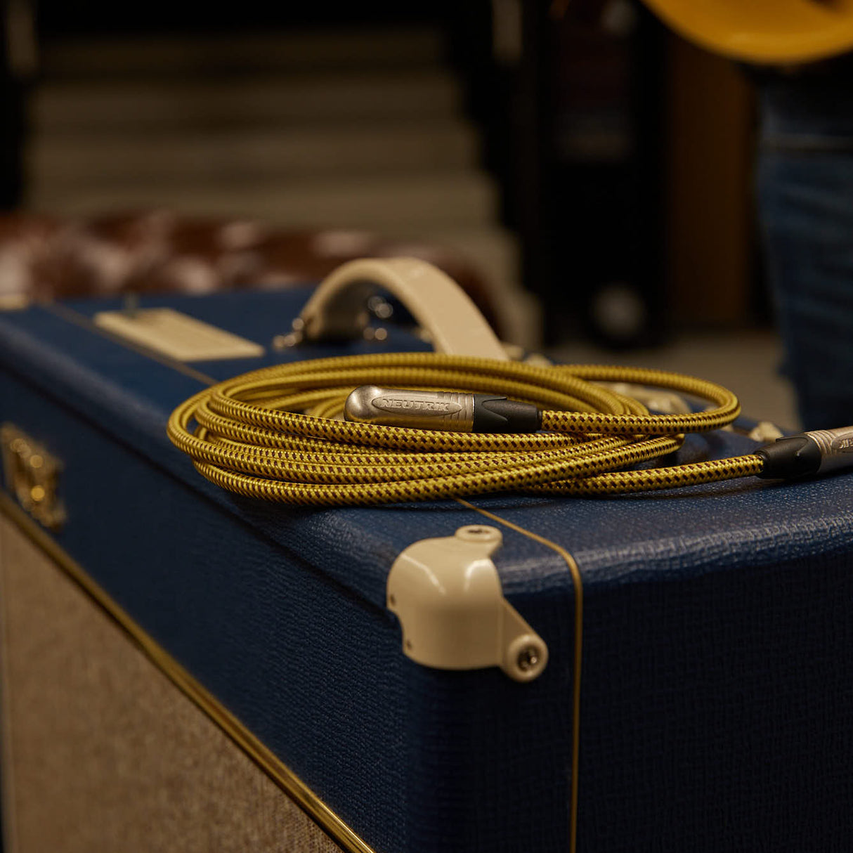 Adam Hall Cables 5 STAR IRP 0300 VINTAGE - Instrumentkabel | Vintage Neutrik® vinklet jack TS x jack TS | 3 m