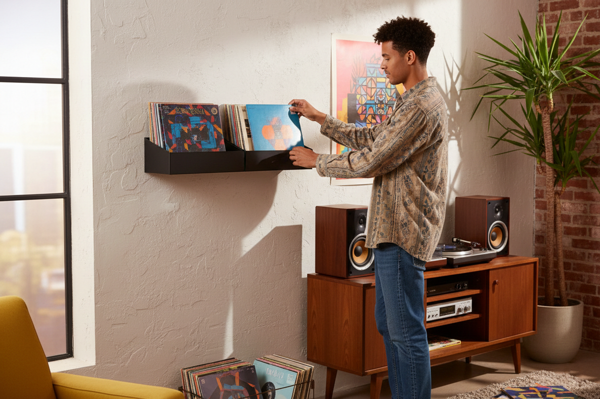 Studio 57 Vinyl Væghylde Large (sort)