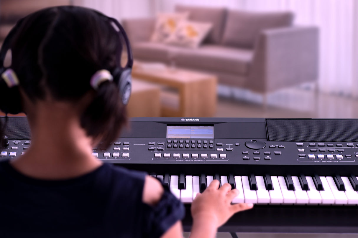 Yamaha PSR-SX600 Keyboard (Sort)