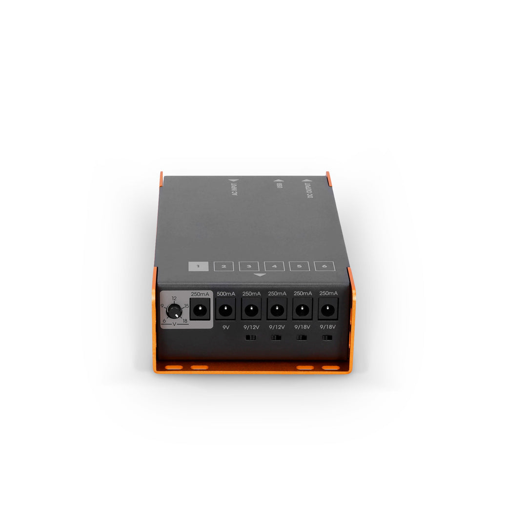 Palmer PWT 06 IEC - Universel strømforsyning til pedalboard med USB
