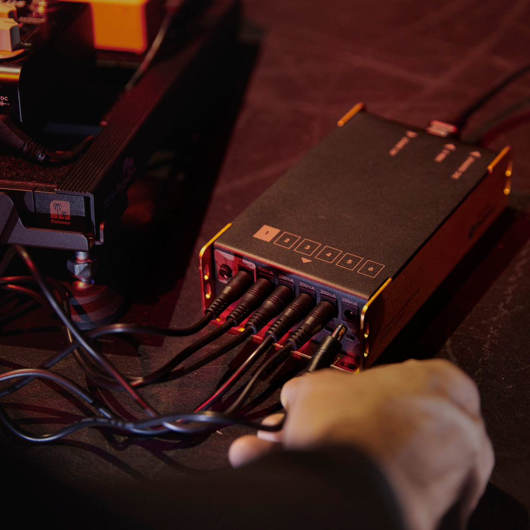 Palmer PWT 06 IEC - Universel strømforsyning til pedalboard med USB