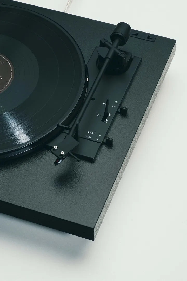 Pro-Ject A1 OM10 Pladespiller (Sort)