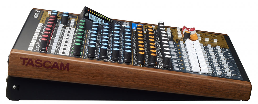 Tascam Model 12 analog mixer og 12 track digital recorder