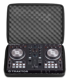 UDG Creator Controller Hardcase Medium Sort MK2
