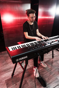 Yamaha YC88 Digital Stage Keyboard (Natural Wood)